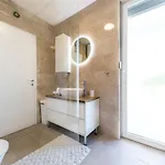 1 Bedroom Amazing In Okrug Gornji Apartment