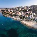 1 Bedroom Amazing In Okrug Gornji Trogir