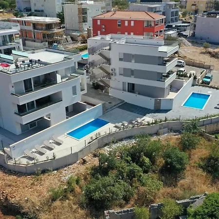1 Bedroom Amazing In Okrug Gornji Apartment Trogir