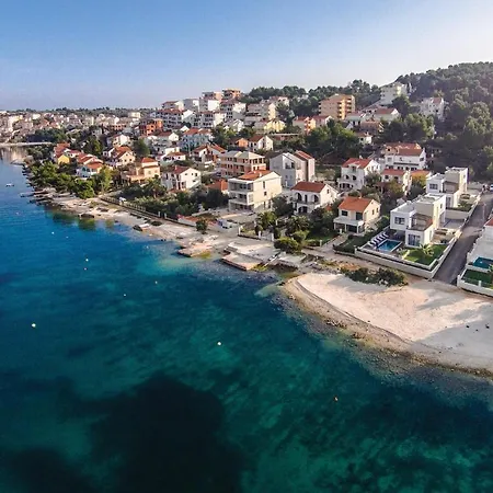 Amazing In Okrug Gornji With Wifi Trogir