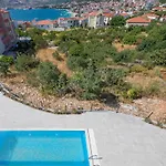 Beautiful In Okrug Gornji * טרוגיר
