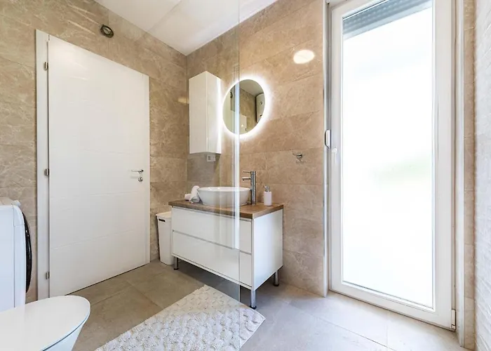 Beautiful In Okrug Gornji Appartement